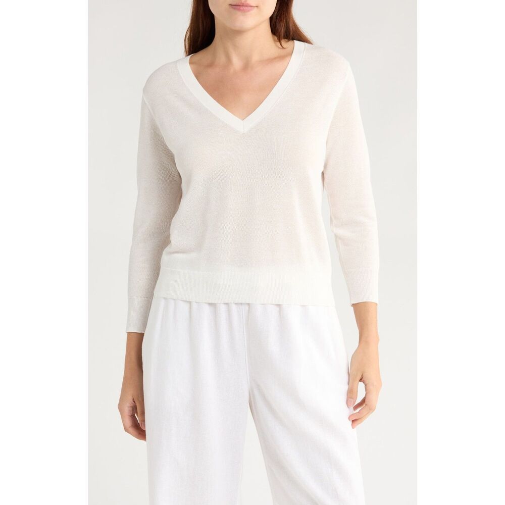 VINCE White V‑Neck Sweater Lightweight – Size M – NWOT